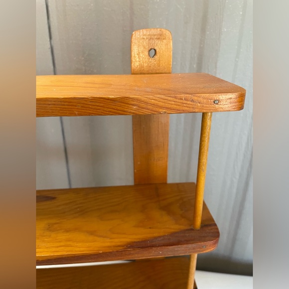Vintage Mid Century Modern Wood Wall Shelf Spindle Trinket 4 Tier Danish Styling - Picture 5 of 9